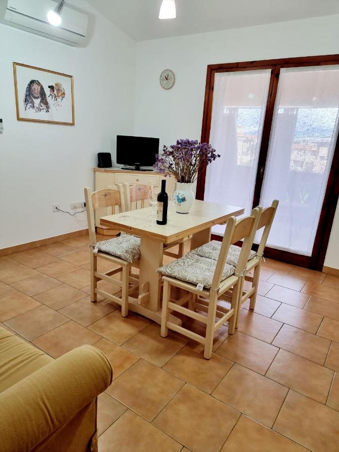 La Casa Di Arly Apartman Olbia Kültér fotó