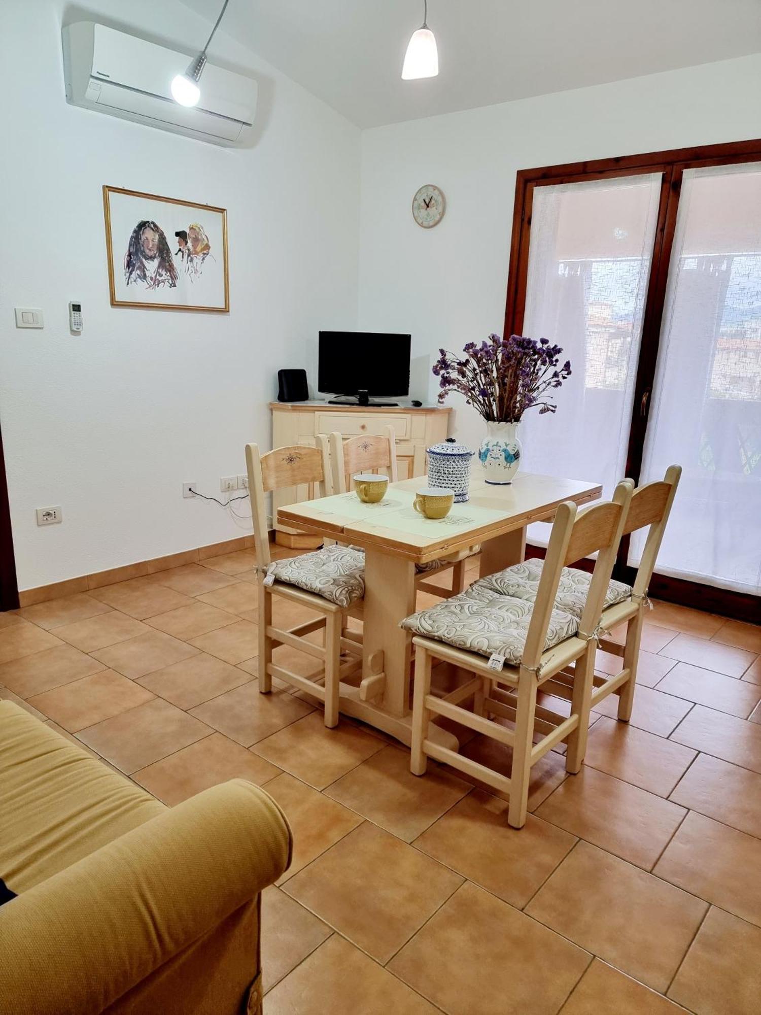 La Casa Di Arly Apartman Olbia Kültér fotó